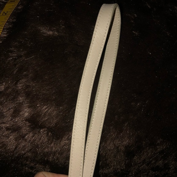 Coach Ivory / bone vintage leather crossbody purchased new over 20 yrs old - Picture 10 of 15